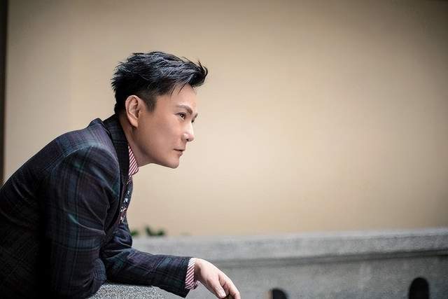 熊猫体育登录入口-张信哲：我基本不会约任何人吃饭，我的晚餐时间是属于我妈的